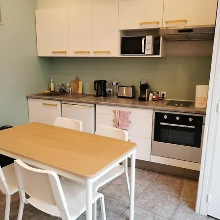 4 Personnes Equipe En Centre-ville Appartement Rouen