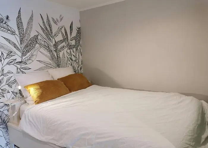 4 Personnes Equipe En Centre-ville Apartman *